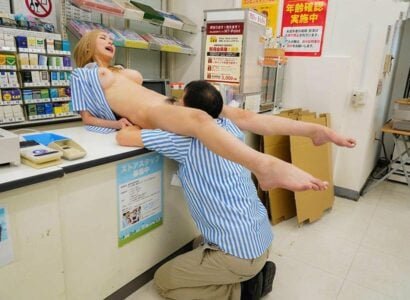 Cô bé trẻ tuổi đã hứng thú với việc quản lý anh chàng địt sấp mặt