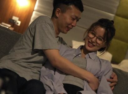 Tiếp tục cuộc tình cũ bằng việc hẹn họ đi vào khách sạn