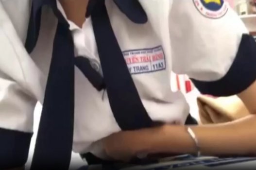 Lén lút tình ý, nói với vợ là đang họp mặt