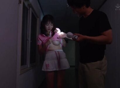 Nữ huấn luyện viên đội quần vợt bị hãm hiếp bởi đám đồng nghiệp