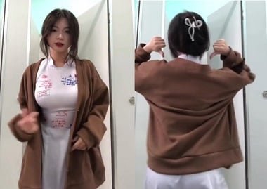 Nữ sinh da trắng ham muốn được thể hiện qua tư thế doggy